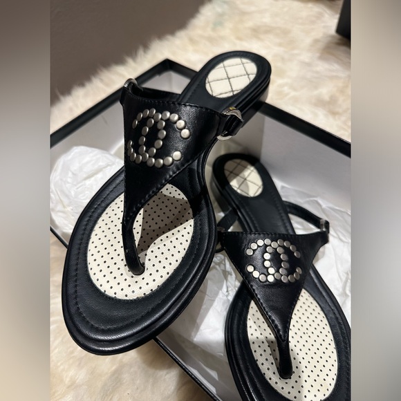 Beautiful Black Chanel Sandals 🖤 size 37 in very good condition - Picture 1 of 7